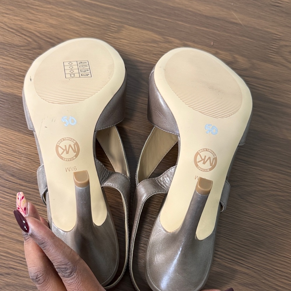 Michael Kors‎ Taupe Slingback Peep-toe Heels Sz 9.5 NWOT - Picture 10 of 10